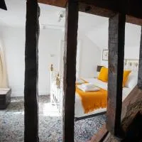 Llangollen में, होटल Without A Paddle Hotel