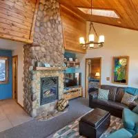 Heart of Superior Lake Cabin: 15 Mi to Lutsen Mtn!, hotel v destinácii Schroeder