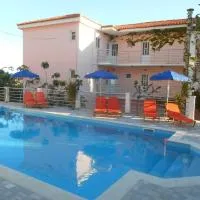 Odyseas Studios, hotel sa Lourdhata
