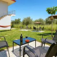Aigli Garden Getaway, Escape Close to Vrasna Beach、ヴラスナのホテル