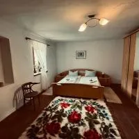 Casa cu struț Malancrav: Mălîncrav şehrinde bir otel