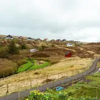 4 BR Home in Tórshavn with Balcony and Parking, hotel en Hoyvík