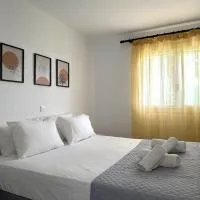 Barewake 's place Charming Retreat - Calm escape Apt, hotel em Kamári