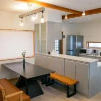 Vacation House YOKOMBO ANNEX, hotel di Naoshima