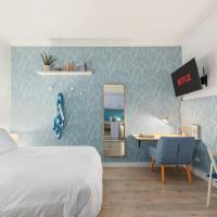 Beach front ocean breeze studio with aircon, hotel v destin&aacute;cii Sydney