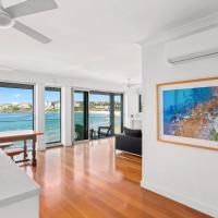 Beachfront Luxury 3 Beds with Ocean View Balcony, hotel di Sydney