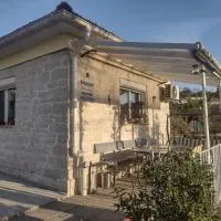 Stone house next to Cluj-Napoca, hotel in Dezmir