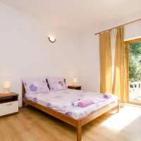 Apartments Limuni, hotel i Saplunara