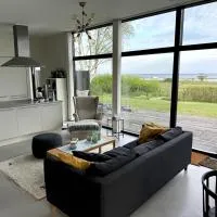Bright and modern villa by the sea, hotel en Trelleborg