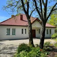 Villa Otolice obok Łowicza, 6 sypialni, balia, sauna, basen, snooker, 50 minut od Warszawy i Łodzi, Hotel in Łowicz