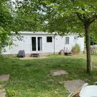 Hof van Axel, stacaravan 26, 28, pipowagen Bosuil of Zeemeeuw, hotel em Axel