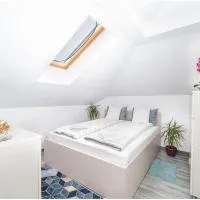 Bloc nou cu parcare privata - Hella apartament, hotel v destinácii Giroc