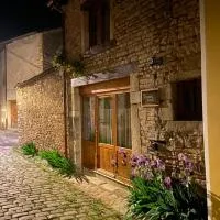Chambre Les Marguerites, hotel v mestu Cluny