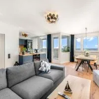 Exklusives Apartment Sunrise mit Whirlpool im 24-OG, Zugang zu Pool und Sauna, ξενοδοχείο σε Μπρέμερχαφεν