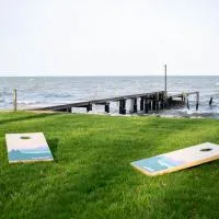 Waterfront Lux Cottage With Amazing Views Near DC, hotel a North Beach