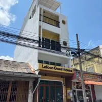 Laloon Guesthouse، فندق في هات ياي