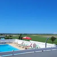 Camping Le Bellevue، فندق في Barzan