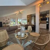 Apartamento DELUXE Céntrico MIENGO - Grupo RH 149, hotel en Miengo