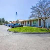 Cozy Garden Inn By OYO Hwy 40 Richmond, хотел в Ричмънд