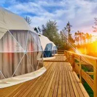 Glamping Trhovky, hotel a Milešov
