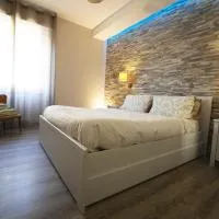 COZY FLAT home sweet lake Iseo, hotel v destinaci Pisogne