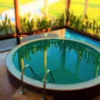 Atostogų namas su baseinu, jacuzzi ir pirtimi, hotel a Klaipėda