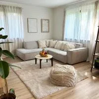 Stylische Designwohnung direkt am Schloss Bruchsal mit 80 m2, hotell i Bruchsal