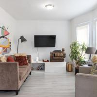 Family-Friendly 4BR Detroit Home: WiFi Parking, hotel poblíž Coleman A. Young International - DET, Detroit