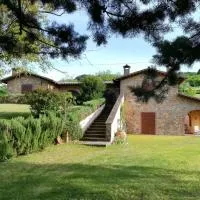 Casale la COLLINA DEI CILIEGI, hotell i Acquapendente