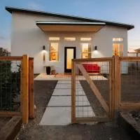 Welcome to the Milky Wayfarer, hotel in Marfa