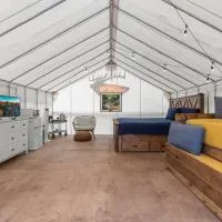 Red River Elusive Elk Glamping Tent 1, hotel sa Stanton