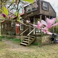Sunnybrook Cabin, wooded, private with stream, near ATV trails, hotel u gradu 'Mena'
