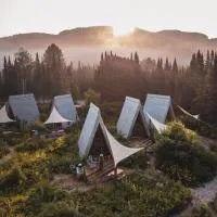 Farouche Tremblant Cabines nature avec bain nordique โรงแรมในลัค-ซุแปร์ริเออร์