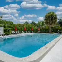Riverwatch Apartments By Lowkl: Jensen Beach şehrinde bir otel