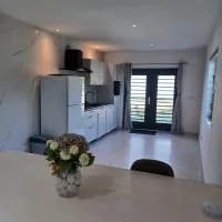 Flamingo Apartment - Regal Rentals Curacao, hotel v destinaci Willemstad