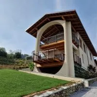 Agriturismo Arezza, hotel en Revello