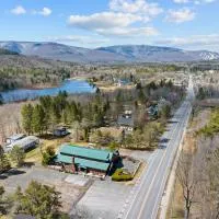 Jessie's Harvest House، فندق في Tannersville