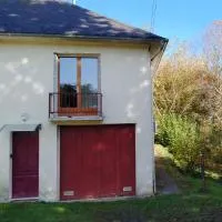 Maisonette next to woodland, hotel i Masseret