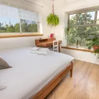 צמרות האלונים - צימר קסום לזוגות מיוחדים, hotel en Tsiv'on