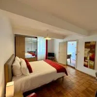 Studio au Coeur du Village avec terrasse et parking proche de Pamiers، فندق في Verniolle
