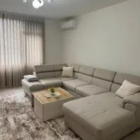Cozy Home 2 Bedroom apartment, hôtel à Kyustendil