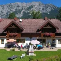 Ferienhaus-Birgit-Gerald-Reinbacher, hotel di Gröbming