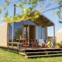 Luxe Wikkelhouse met hottub 'Dompel'，Hoogwoud的飯店