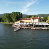 Hotel La Bella Venere، فندق في كابرارولا