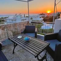 Exclusive Penthouse Apt, at Glyfada Marina & Beach, Hotel in Athen