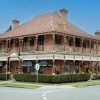Kings and Queens Paterson, hotel em Paterson