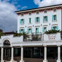Gardone Palace Hotel, hotel a Gardone Riviera