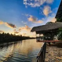 Rivershore Villas, hotel en Wayikkal