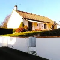 Maison située aux confins de la Vallée du Loir, hotel en Le Lude