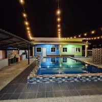 Chalet Restu Mak Abah Pool Merlimau Melaka: Merlimau şehrinde bir otel